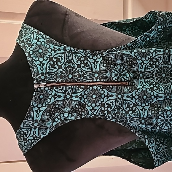 Ambiance Apparel Back Zip Up Sleeveless Tank Top Size 1X - Picture 2 of 6